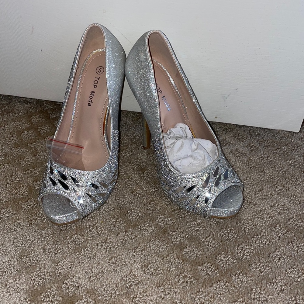 Silver studded Top Moda dress heels size 5